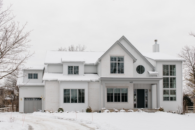 Modern Farmhouses are here to stay but that doesn't mean that every Modern Farmhouse-style home should look the same As you will see this new-construction home is filled with new Modern Farmhouse ideas #modernfarmhouse #architecture #hometour