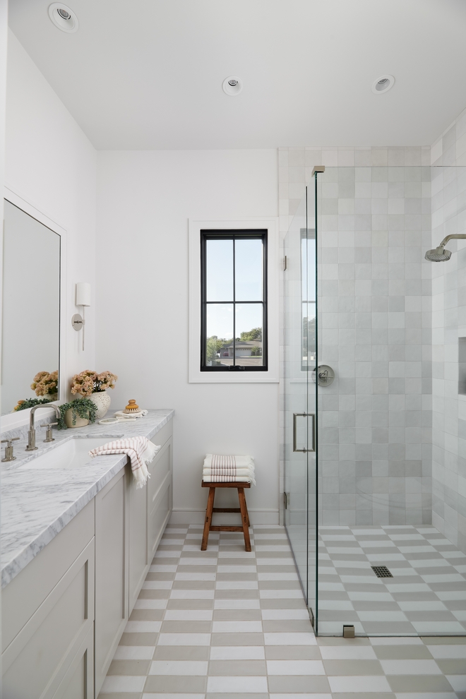 Benjamin Moore Rodeo Bathroom Vanity with Benjamin Moore Decorators White on walls #BenjaminMoore #bathroom #paintcolor #colorscheme