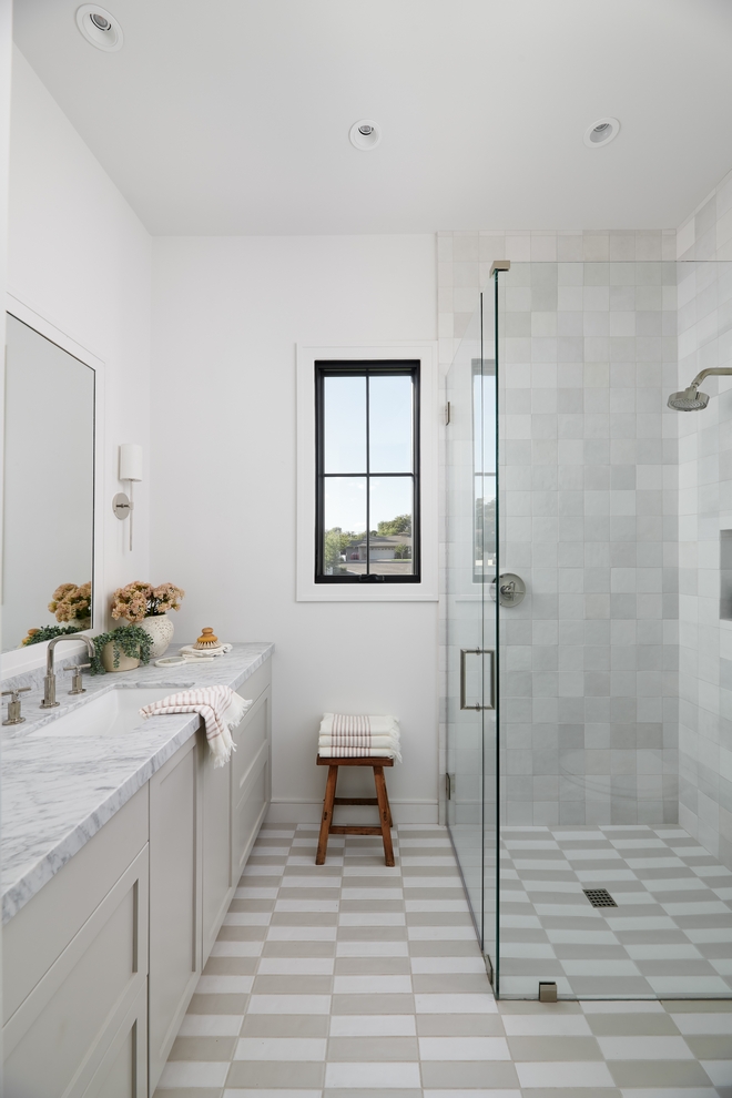 Benjamin Moore Rodeo Bathroom Vanity with Benjamin Moore Decorators White on walls #BenjaminMoore #bathroom #paintcolor #colorscheme