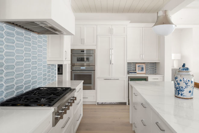 White Kitchen Cabinets Mid Continent Vista Valhalla Style Artistic White #WhiteKitchen #WhiteKitchenCabinets #CabinetStyle