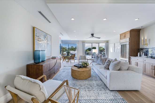 Featuring a complete bar and located on the second level of this home, the Family Room is perfect to watch your favorite show and relax at the end of the day #familyroom