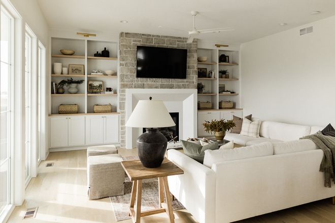 Sherwin Williams Alabaster Sherwin Williams Alabaster paint color Sherwin Williams Alabaster Living room Sherwin Williams Alabaster Sherwin Williams Alabaster #SherwinWilliamsAlabaster