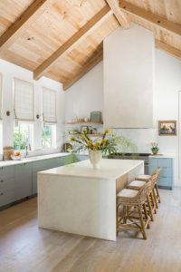Beautiful South Carolina House Tour - Home Bunch Interior Design Ideas