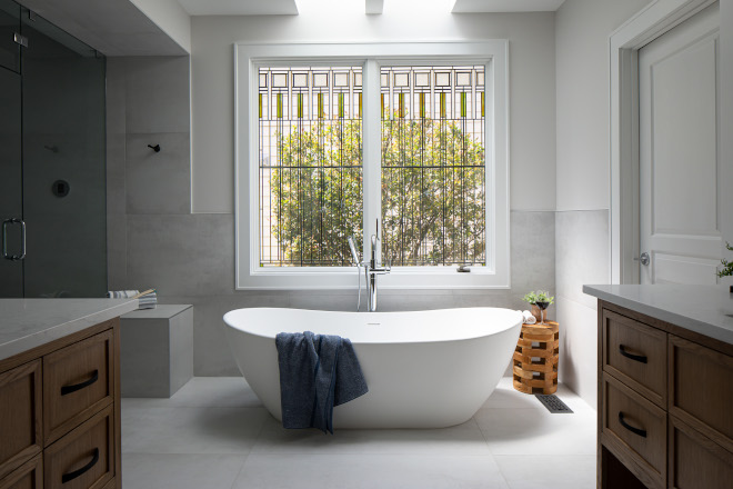 Large bathrooms can easily feel sterile but the one above was well-balanced with warm elements #bathroom