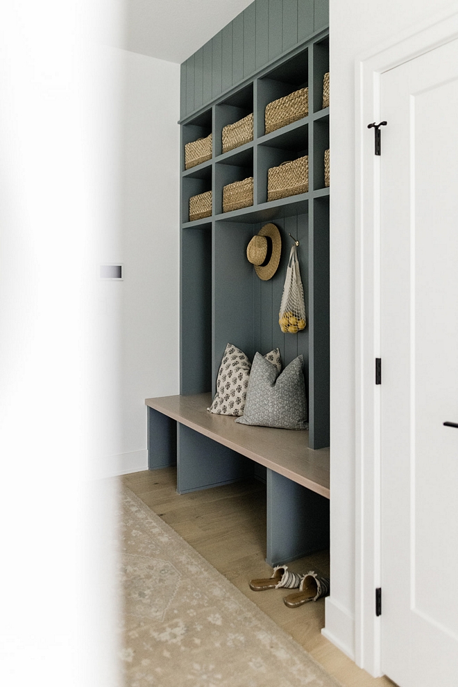 A functional Mudroom with plenty of storage for all family members can make our lives and our mornings much easier and less stressful Get inspired with this amazing Mudroom #mudroom