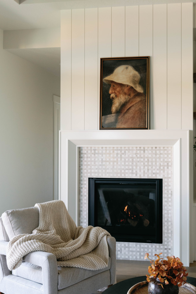Sherwin Williams Alabaster Shiplap Vertical shiplap above the mantel adds dimension and interest to the fireplace #SherwinWilliamsAlabaster #Shiplap #Verticalshiplap #shiplapabovefireplace