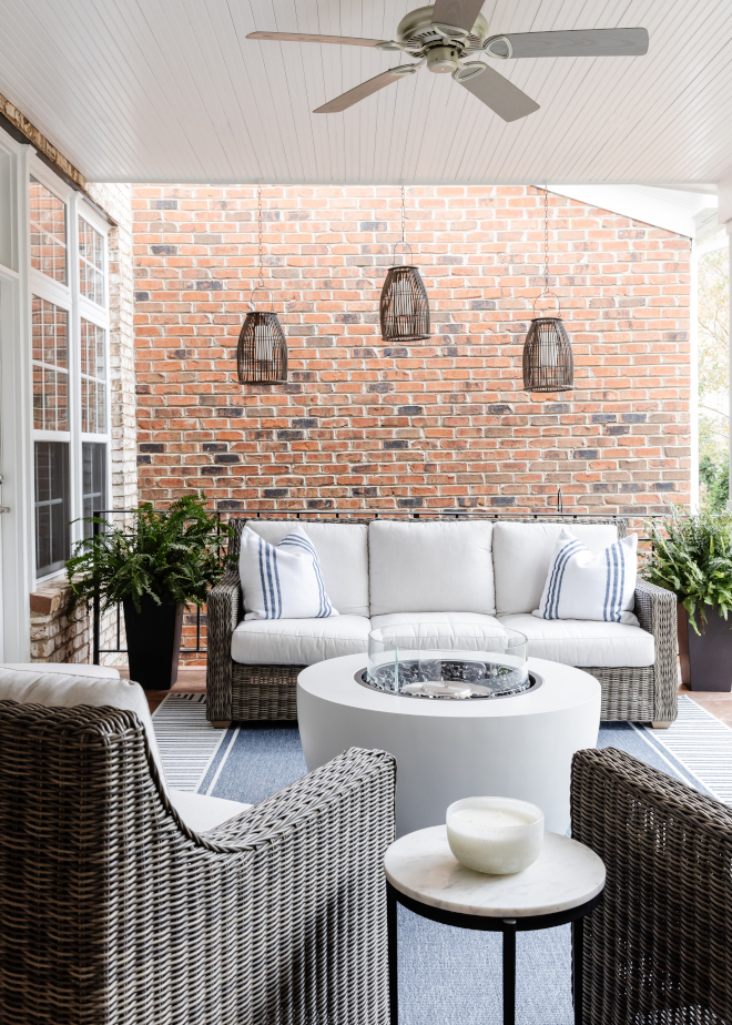 This outdoor space is so inspiring I am loving the idea of adding the hanging lanterns to add an extra detail and create a cozy vibe #outdoorarea #porch