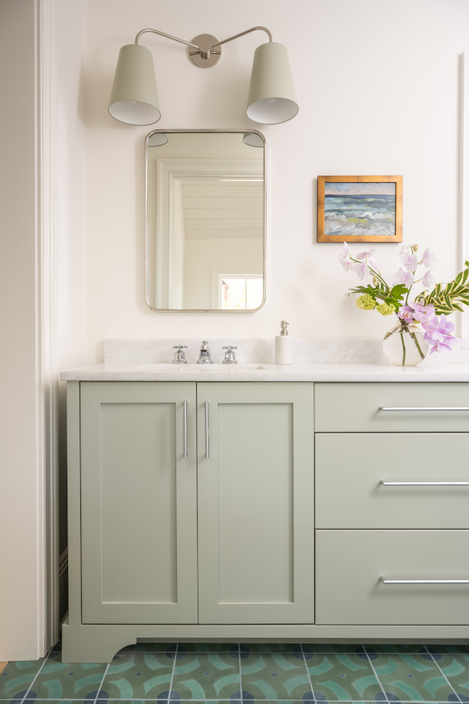 Farrow and Ball French Grey painted custom cabinetry in Farrow and Ball French Grey Farrow and Ball French Grey painted custom cabinetry in Farrow and Ball French Grey #FarrowandBallFrenchGrey #paintedcabinetry #FarrowandBall