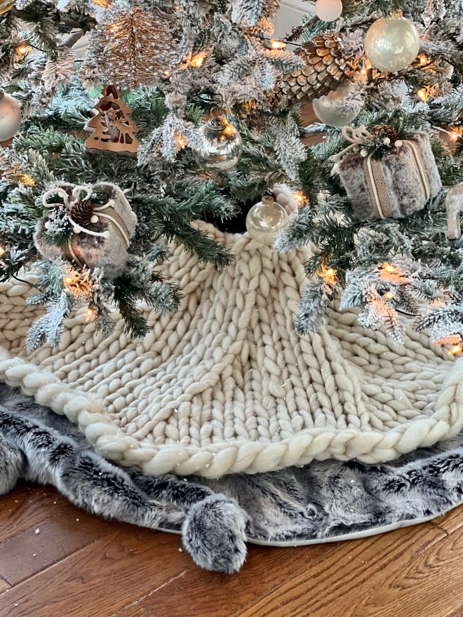 Layred Tree Skirts Layred Tree Skirt Ideas Layred Tree Skirts Layred Tree Skirts #LayredTreeSkirts #TreeSkirt