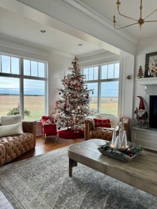 Traditional Christmas Home Tour - Home Bunch Interior Design Ideas