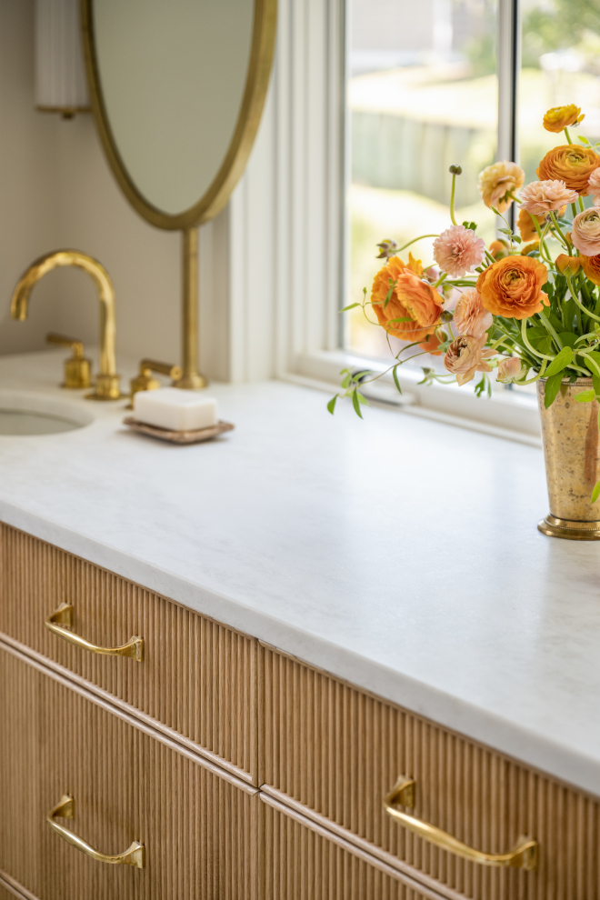 Reeded White Oak cabinet with White Namibia Marble Reeded White Oak cabinet with White Namibia Marble #ReededWhiteOakcabinet #WhiteNamibiaMarble