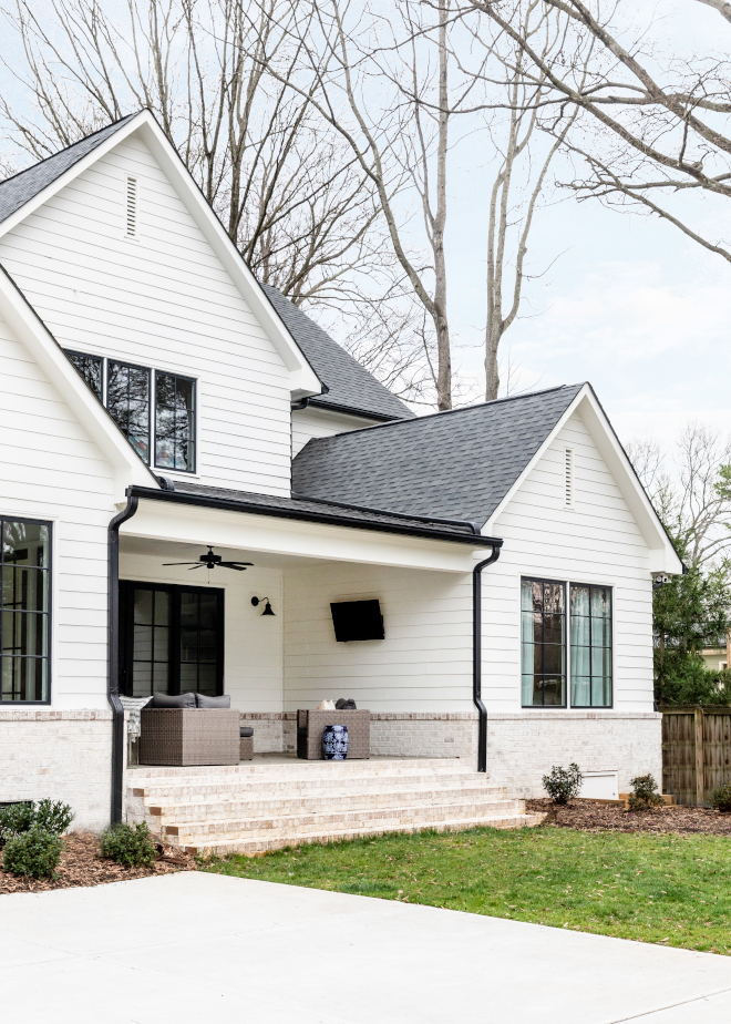 White Modern Farmhouse Siding in Sherwin Williams Alabaster #WhiteModernFarmhouse #Siding #SherwinWilliamsAlabaster