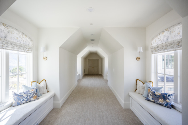 This hallway bridge connects the main house to the apartment above the garage #hallway #bridge #apartment #apartmentabovegarage