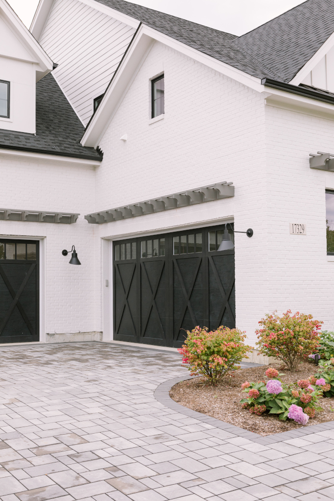 Sherwin Williams Tricorn Black Sherwin Williams Tricorn Black on garage door paint color Sherwin Williams Tricorn Black #Black #garagedoor #paintcolor #SherwinWilliamsTricornBlack