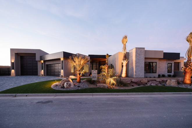 Transitional Modern Home exterior The transitional modern home exterior blends sleek contemporary elements with timeless design features #Transitional #Modern #Home #exterior #transitionalmodernhome #sleek #contemporary #designfeatures