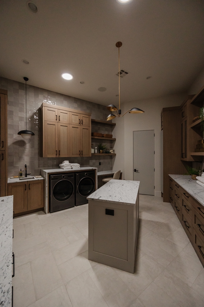 White Oak laundry Room