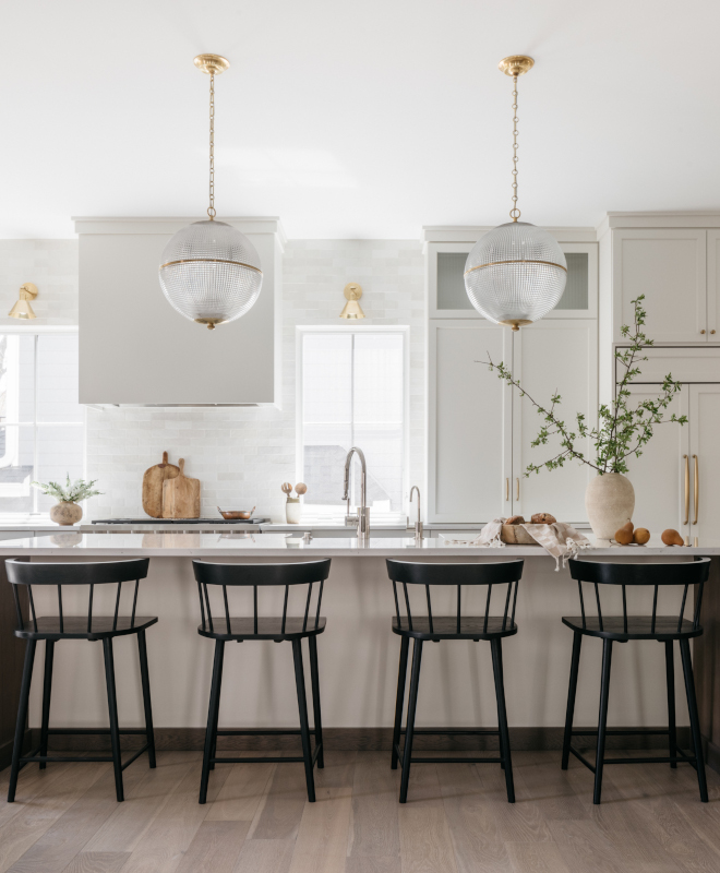 Sherwin Williams White Duck Sherwin Williams White Duck Sherwin Williams White Duck Paint Color Sherwin Williams White Duck #PaintColor #SherwinWilliams #SherwinWilliamsWhiteDuck