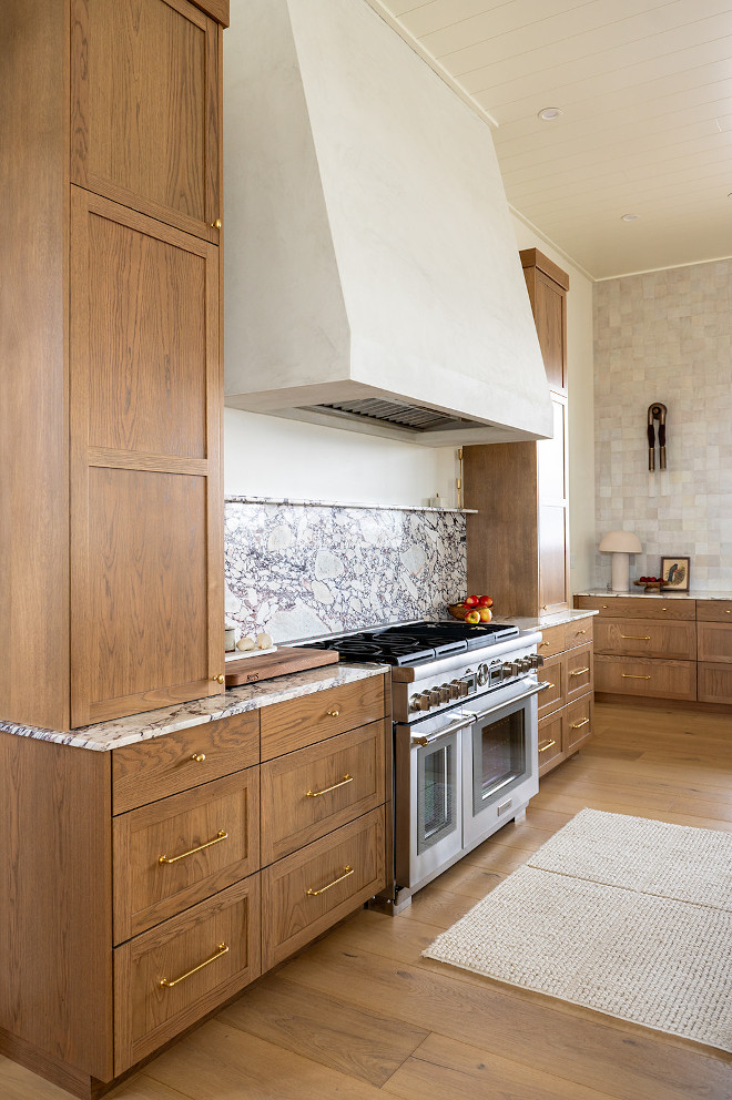 White oak kitchen with Calacatta Viola Marble backsplash custom plaster hood White oak kitchen with Calacatta Viola Marble backsplash custom plaster hood #Whiteoak #Whiteoakkitchen #CalacattaViolaMarble #backsplash #customplasterhood #plasterhood