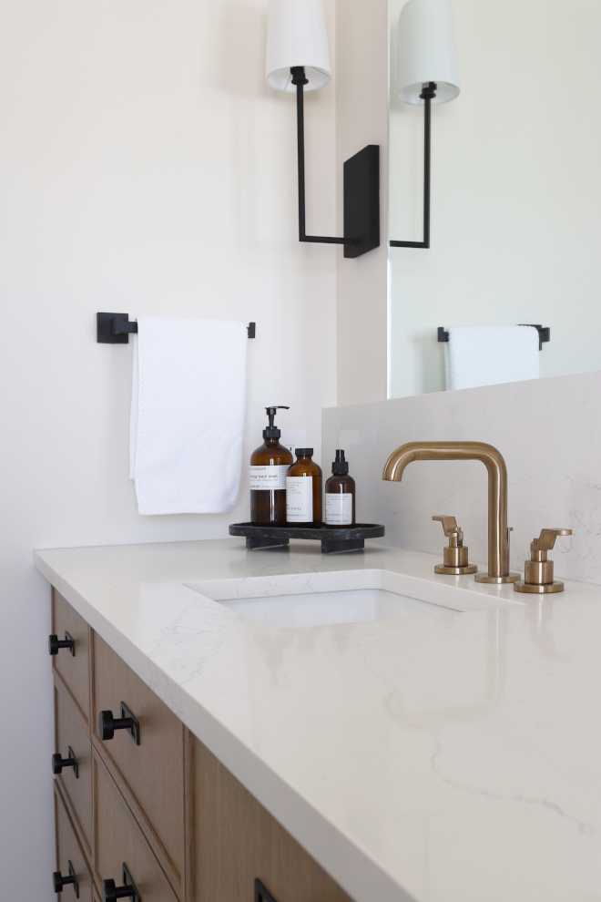 Bathroom Countertop Calacatta Vagli Quartz on White Oak Cabinet Bathroom Countertop Calacatta Vagli Quartz on White Oak Cabinet #Bathroom #Countertop #Calacatta #Quartz #WhiteOak #Cabinet