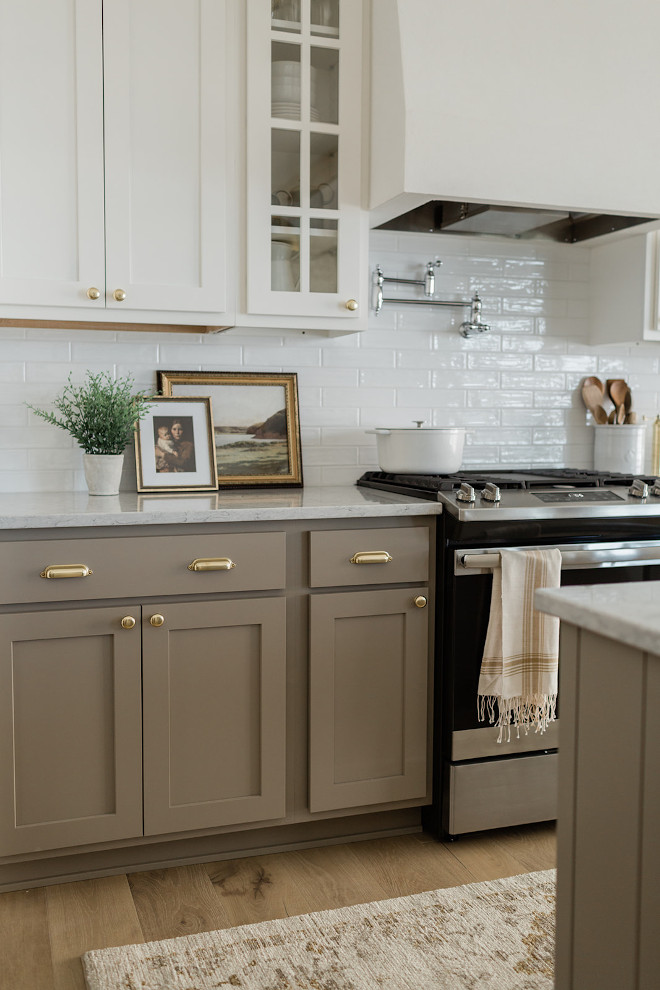 Cabinet Hardware Ideas for taupe kitchens Cabinet Hardware Ideas for taupe kitchens Cabinet Hardware Ideas for taupe kitchens #Cabinet #Hardware #HardwareIdeas #taupekitchens