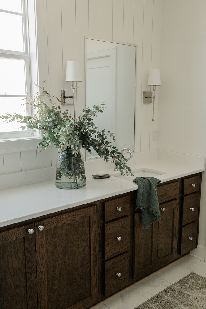 Dark Walnut Minwax on Red Oak Dark Walnut Minwax on Red Oak on Cabinet #DarkWalnutMinwax #RedOak #MinwaxDarkWalnut Minwax-Dark-Walnut Red-Oak