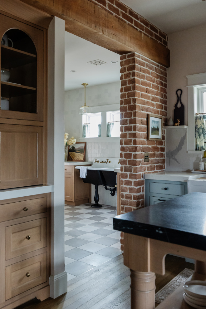 Brick and beams are the original beams to the home Brick and beams are the original beams to the home #Brick #beams #originalbeams #home