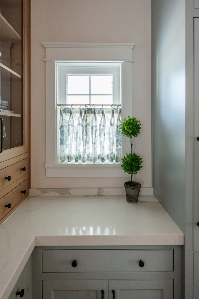 Cafe Curtains with brass window hardware Cafe Curtains with brass window hardware #CafeCurtains #brasswindowhardware