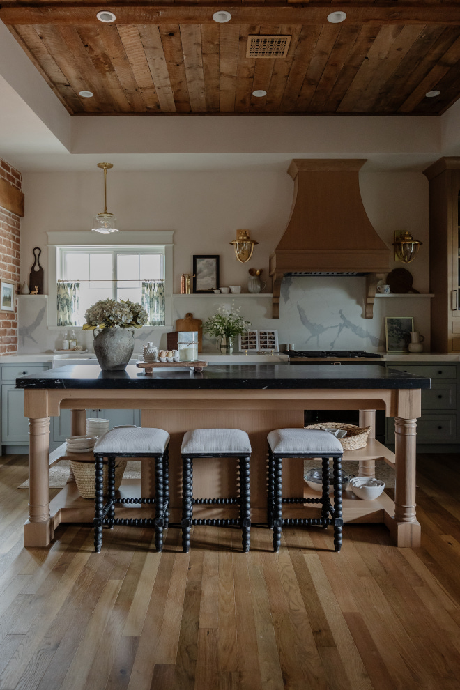 Furniture-like kitchen island with shelves on sides Furniture-like kitchen island with shelves on sides Furniture-like kitchen island with shelves on sides Furniture-like kitchen island with shelves on sides #Furniturelikekitchenisland #Furniturelikeisland #kitchenisland #kitchenislandshelves
