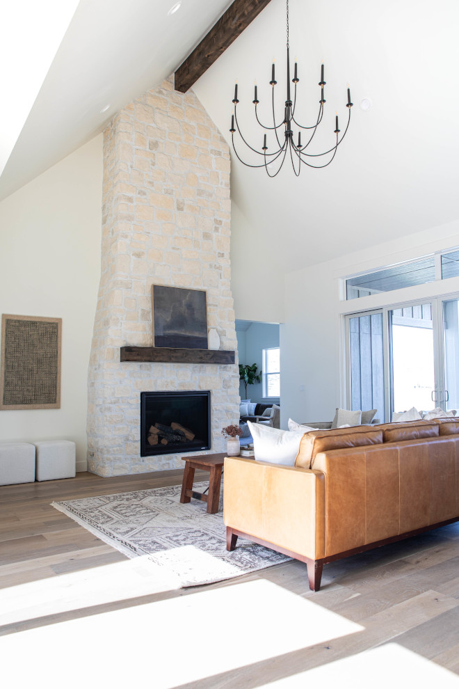 Sherwin Williams Alabaster undertones are subtle because it has a neutral base in yellow which reads warm on walls and cabinets with a touch of grey making of it the best creamy white paint color #SherwinWilliamsAlabaster #undertones #subtle #neutral #warm #walls #cabinets #bestwhitepaintcolor #bestwhite #creamywhite #paintcolor