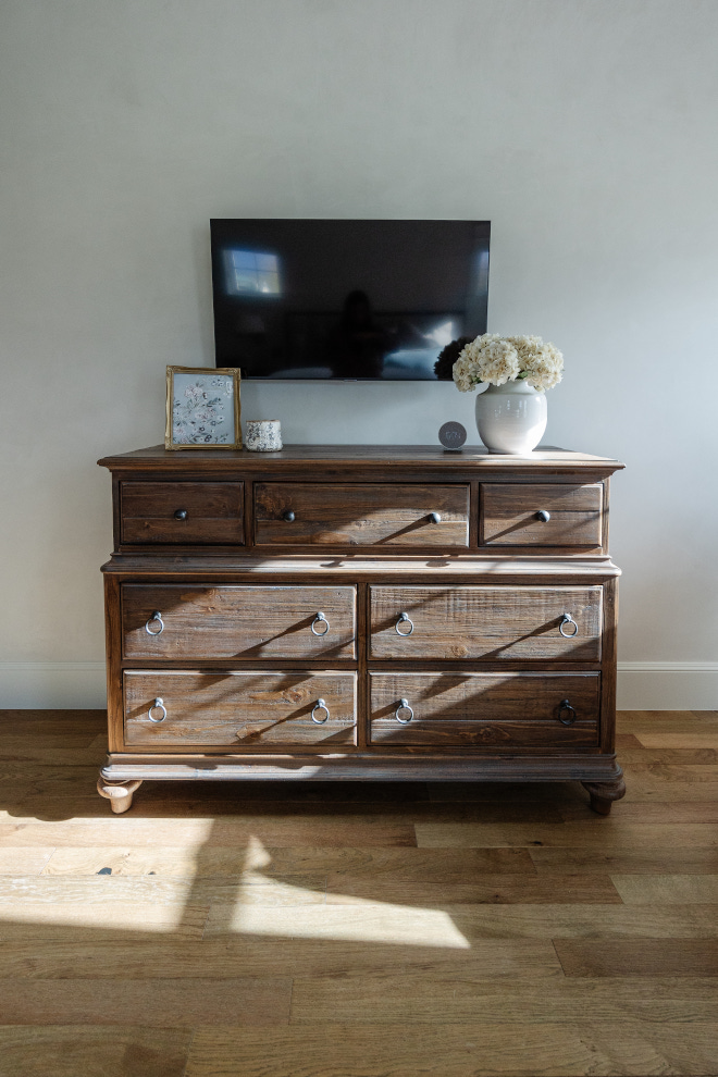 TV above dresser decor ideas TV above dresser decor ideas TV above dresser decor ideas #TVabovedresser #TVabovedresserdecorideas