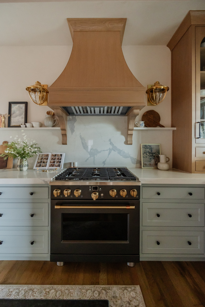 White Oak Curved Range Hood with Trim and Corbels White Oak Curved Range Hood with Trim and Corbels #WhiteOak #CurvedRangeHood #CurvedHood #CurvedHoodwithTrim #CurvedHoodCorbels #HoodCorbels