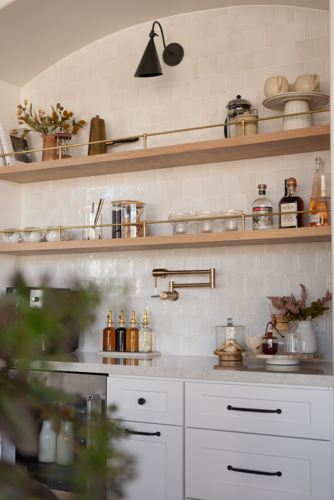 Warm Cabinet Paint Color with warm backsplash Warm Cabinet Paint Color with warm backsplash ideas Warm Cabinet Paint Color with warm backsplash #WarmCabinet #WarmPaintColor #warmbacksplash