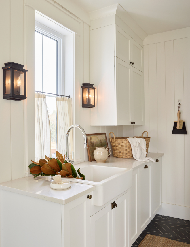 Benjamin Moore Simply White Benjamin Moore Simply White Benjamin Moore Simply White Benjamin Moore Simply White #BenjaminMooreSimplyWhite