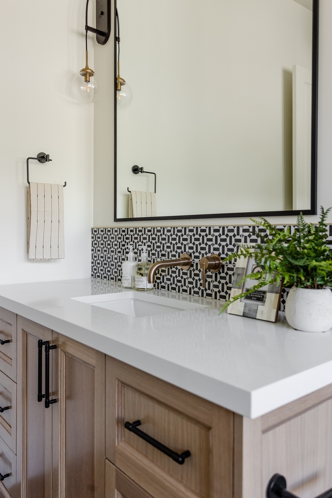 Silestone Blanco Zeus with mitered edge Silestone Blanco Zeus with mitered edge Silestone Blanco Zeus with mitered edge #SilestoneBlancoZeus #miterededge