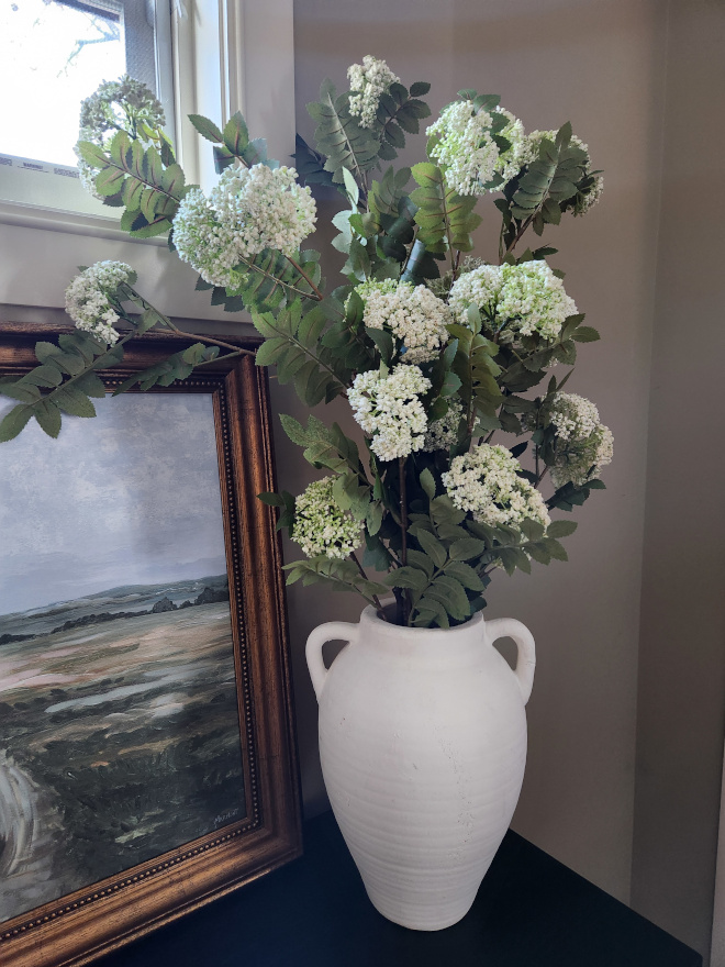 White matte Vase with faux stems White matte Vase with faux stems White matte Vase with faux stems #WhitematteVase #fauxstems