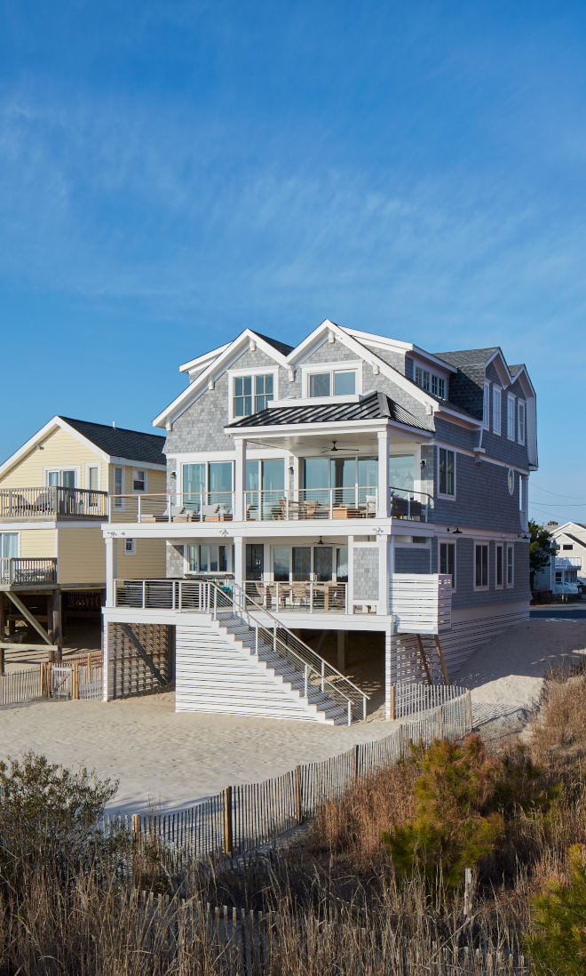 Beach house sand backyard This beach house has the sand and the ocean as your backyard #beachhouse #backyard