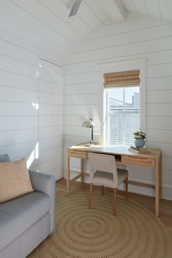 Benjamin Moore OC-65 Benjamin Moore OC-65 Paint Color Benjamin Moore OC-65 Undertones #BenjaminMoore #OC65 #BenjaminMooreOC65 #PaintColor #Undertones