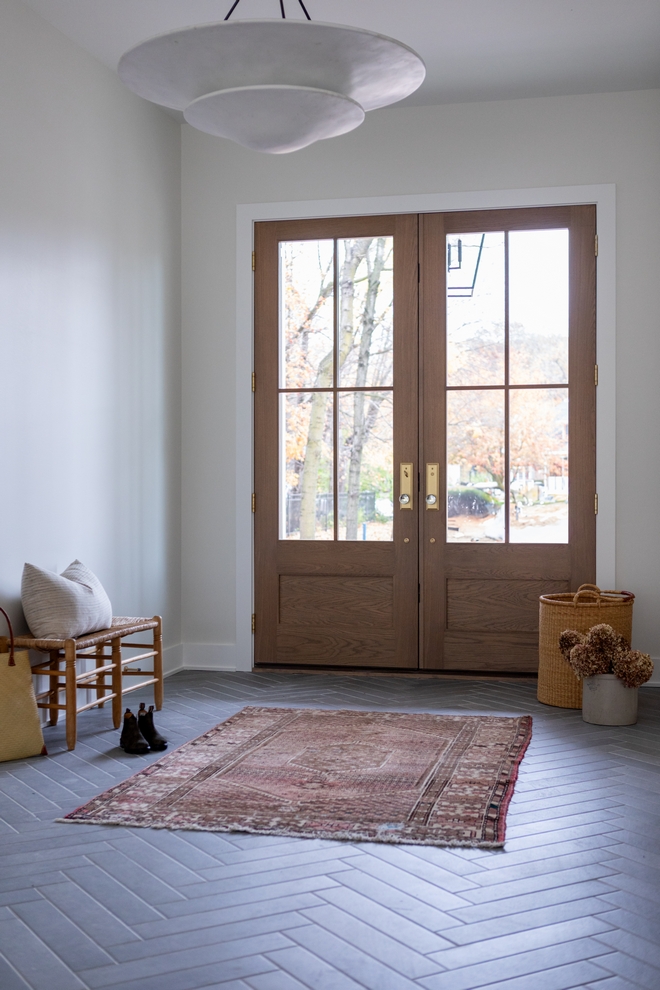 Foyer Paint Color Benjamin Moore Vanilla Milkshake with Trim Paint Color Benjamin Moore Chantilly Lace Foyer Paint Color Benjamin Moore Vanilla Milkshake with Trim Paint Color Benjamin Moore Chantilly Lace #Foyer #PaintColor #BenjaminMoore #BenjaminMooreVanillaMilkshake #Trim #BenjaminMooreChantillyLace