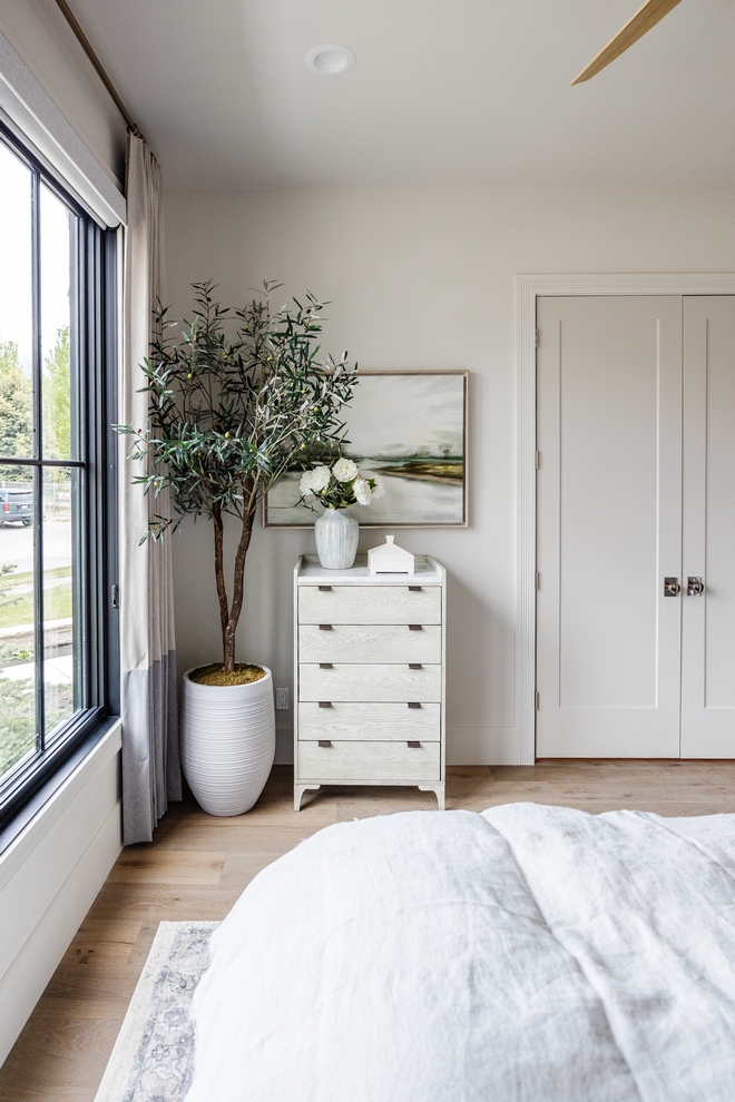 Worldly Gray by Sherwin Williams Worldly Gray by Sherwin Williams Worldly Gray by Sherwin Williams #WorldlyGraybySherwinWilliams