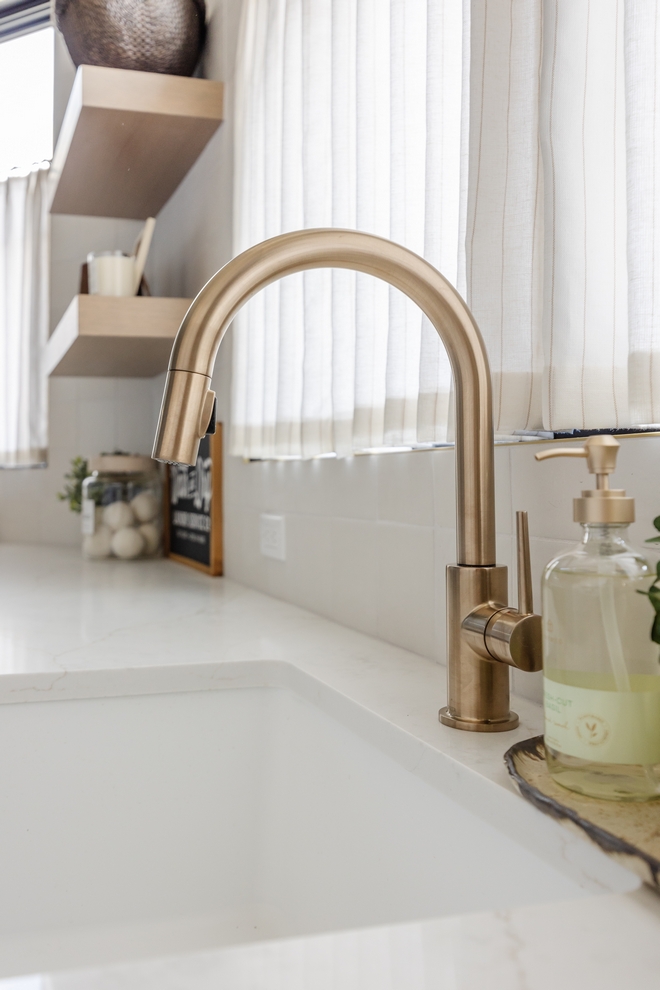 Single Handle Pull-Down Kitchen Faucet #SingleHandlePullDownKitchenFaucet