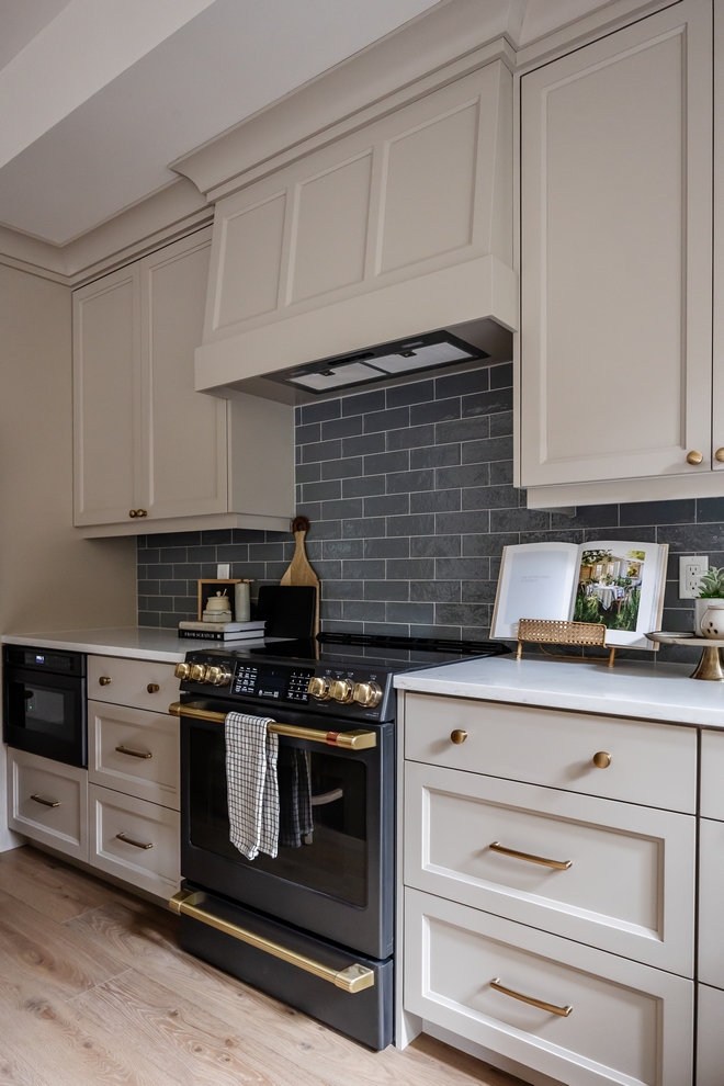 Benjamin Moore Stone Hearth Benjamin Moore Stone Hearth #BenjaminMooreStoneHearth #Kitchen #BenjaminMoore