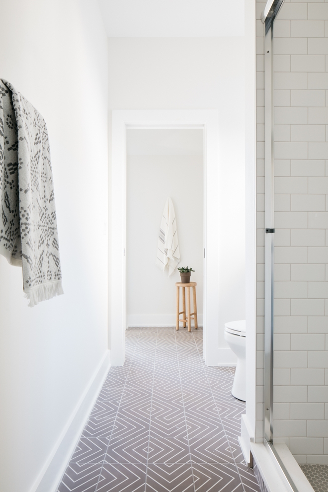 Benjamin Moore OC-25 Cloud Cover Paint Color