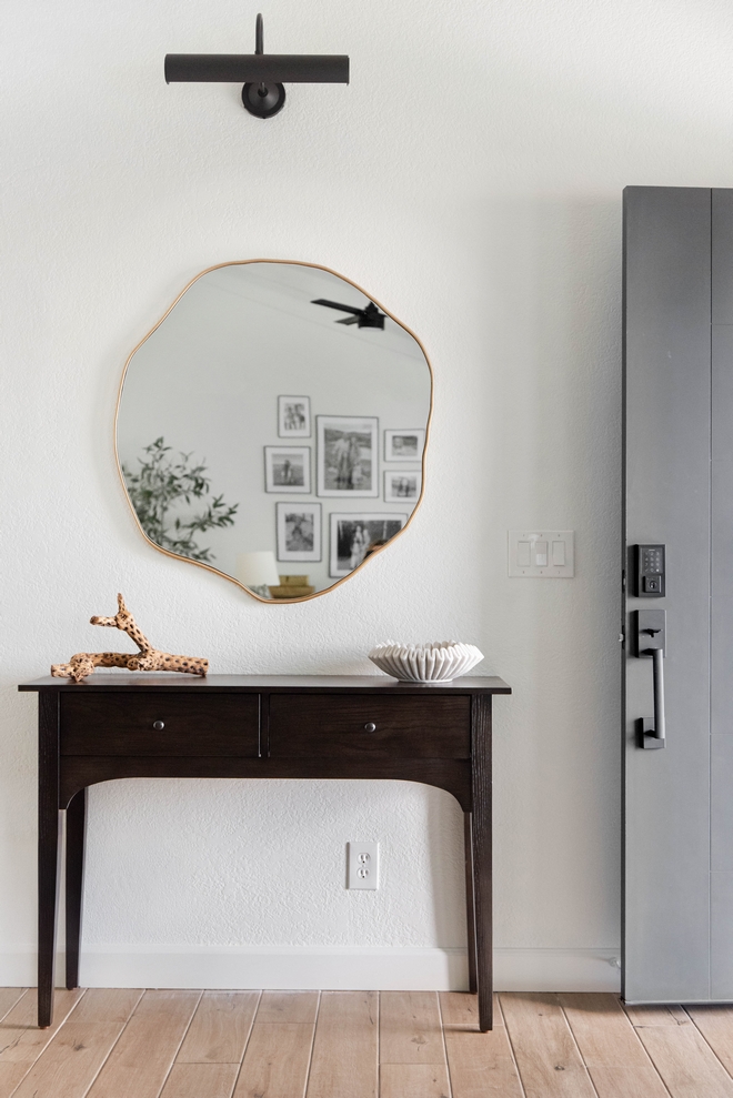 Benjamin Moore Snowfall White Undertones Warm White with yellow undertones Benjamin Moore Snowfall White Undertones Warm White with yellow undertones #BenjaminMoore #BenjaminMooreSnowfallWhite #Undertones #WarmWhite #Paintcolor
