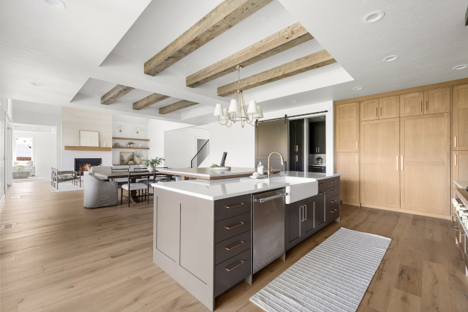 Arizona Tile Sonata polished quartz kitchen island countertop