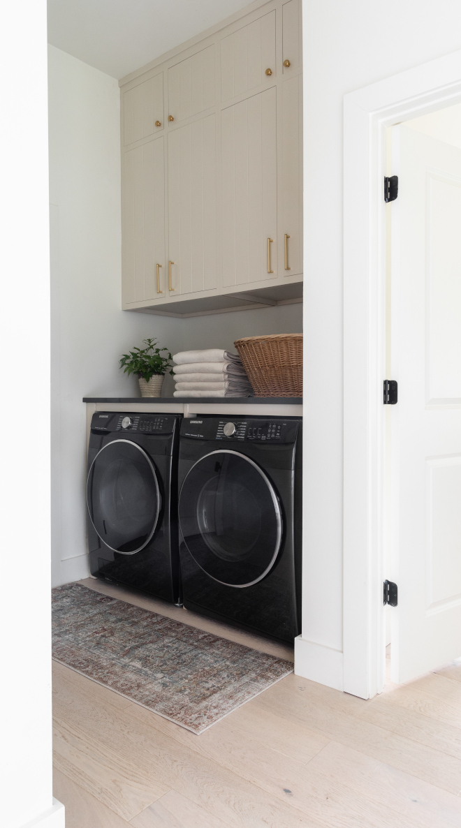 Benjamin-Moore-Creamy-White-Neutral-Paint-Color-Benjamin-Moore-Creamy-White #BenjaminMooreCreamyWhite #Creamywhite #paintcolor