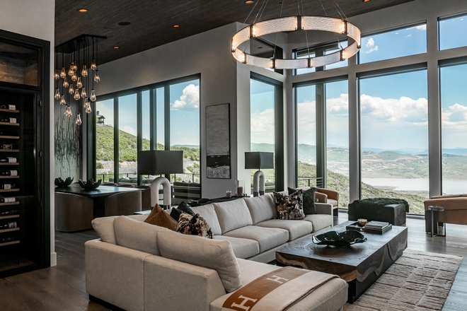 Organic Modern Living Room with Panoramic Views Organic Modern Living Room with Panoramic Views Organic Modern Living Room with Panoramic Views Organic Modern Living Room with Panoramic Views #OrganicModernLivingRoom #OrganicModern #LivingRoom #PanoramicViews
