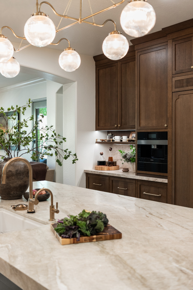 luxury-kitchen-layout-design Spacious kitchen layout featuring a large island, custom cabinetry and open circulation for entertaining.