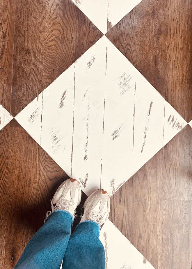 hand-scraped and hand-painted in a diamond checkerboard pattern hardwood floor hand-scraped and hand-painted in a diamond checkerboard pattern hardwood flooring #handscraped #handpainted #diamond #checkerboard #pattern #hardwoodfloor