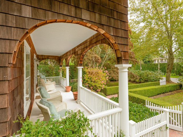 Porch. Front Porch. This front porch belongs to a cottage in Southampton. Very chaming! #Porch #FrontPorch 