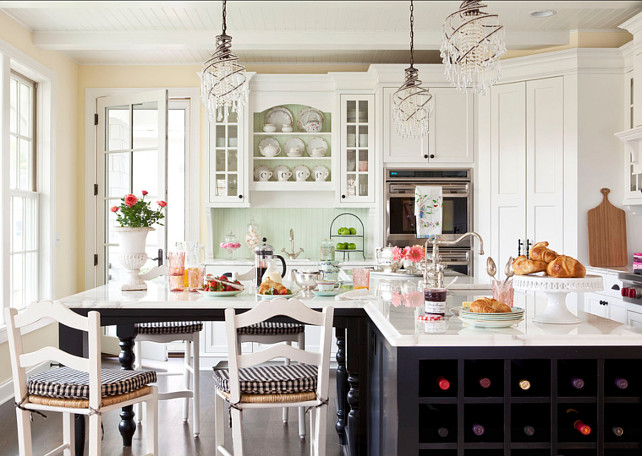 Kitchen Cabinet Paint Color Ideas. The paint color on the cabinets in this white kitchen is "Benjamin Moore OC-17 White Dove". #BenjaminMoore #WhiteDove #PaintColor